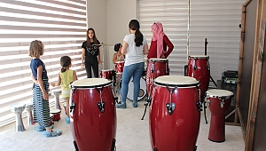 "Müzik Okulu" Müziksever Çocukları Bekliyor
