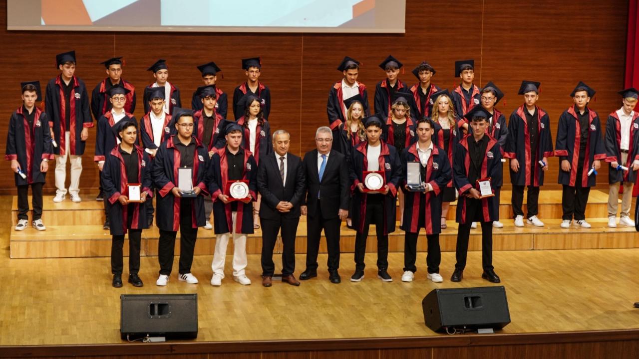 KARDEMİR "İkili Mesleki Eğitim Programı" ikinci mezunlarını verdi